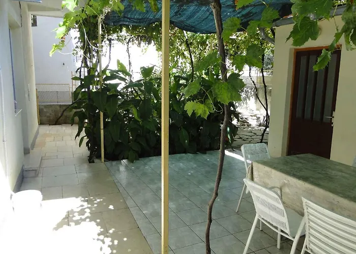 In - Sibenik Riviera 35152 Primosten